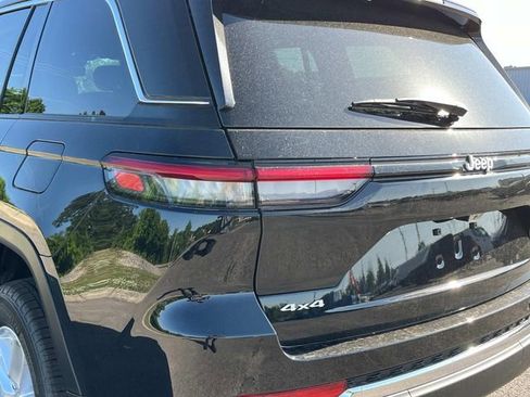 New 2026 Jeep Grand Cherokee Laredo AWD/4WD image 14