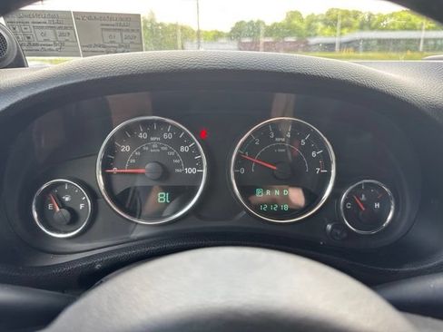 Used 2014 Jeep Wrangler Unlimited Sahara w/ Connectivity Group AWD/4WD image 20