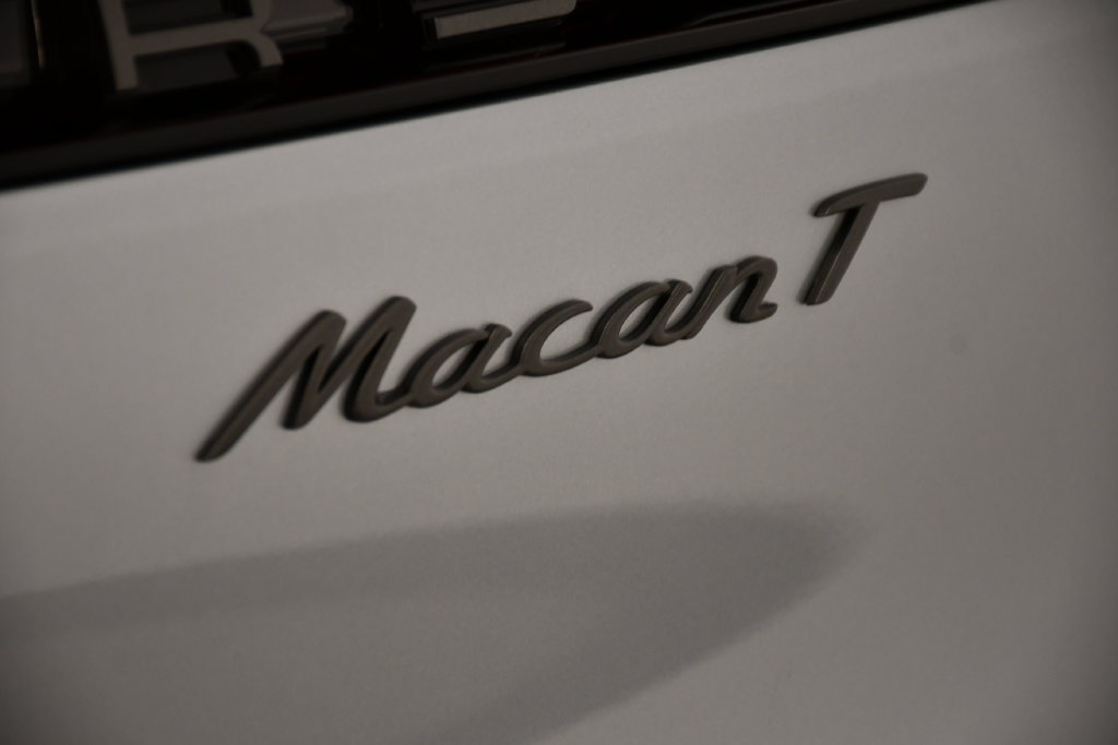 Certified 2026 Porsche Macan Turbo AWD/4WD image 11