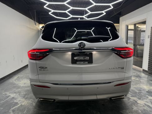 Used 2018 Buick Enclave Avenir w/ Avenir Technology Package AWD/4WD image 4