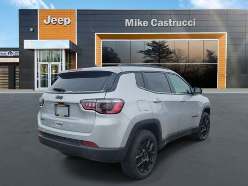 New 2026 Jeep Compass Latitude image 4