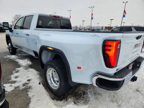 New 2026 GMC Sierra 3500 SLT AWD/4WD image 4