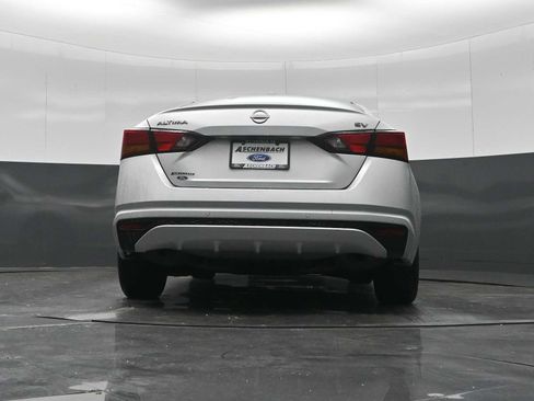 Used 2023 Nissan Altima 2.5 SV FWD image 53