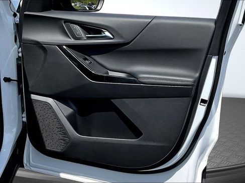 Used 2025 Chevrolet Equinox LT image 26