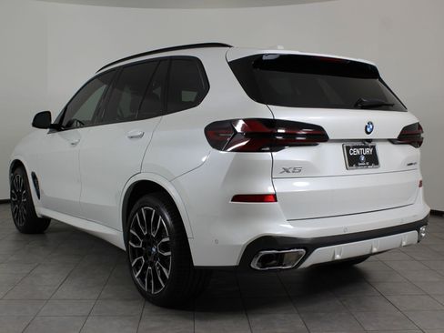 Used 2026 BMW X5 xDrive40i w/ M Sport Package image 3