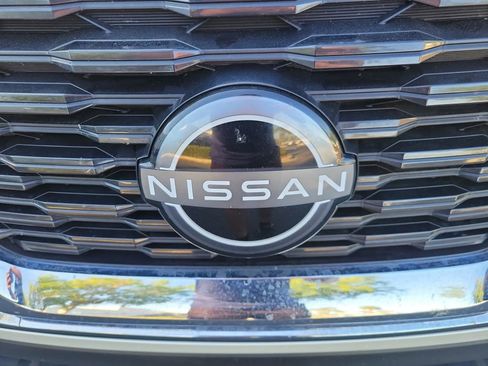 Used 2023 Nissan Rogue SV image 7