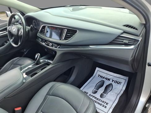 Used 2020 Buick Enclave Essence w/ Sound and Sites Package AWD/4WD image 12