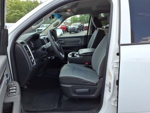Used 2022 RAM 1500 Classic SLT AWD/4WD image 4