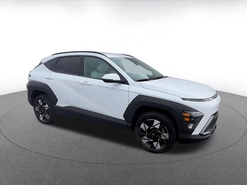 Used 2025 Hyundai Kona SEL image 2