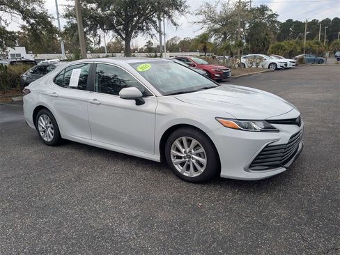 Used 2023 Toyota Camry LE image 2