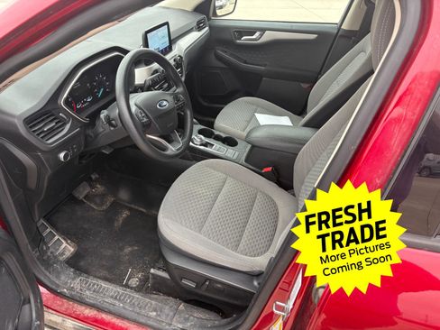 Used 2020 Ford Escape SE image 10