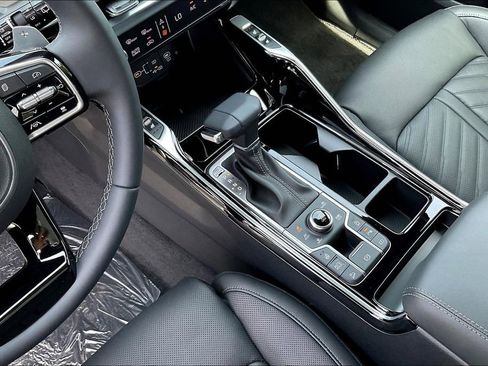 New 2025 Kia Sorento SX Prestige image 9