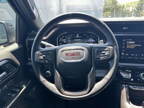 Used 2024 GMC Sierra 1500 AT4 w/ Technology Package AWD/4WD image 11