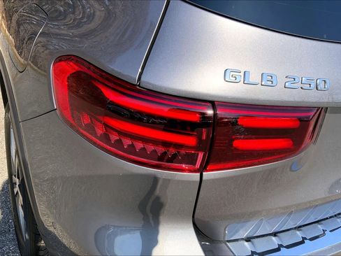 New 2026 Mercedes-Benz GLB 250 4MATIC image 18