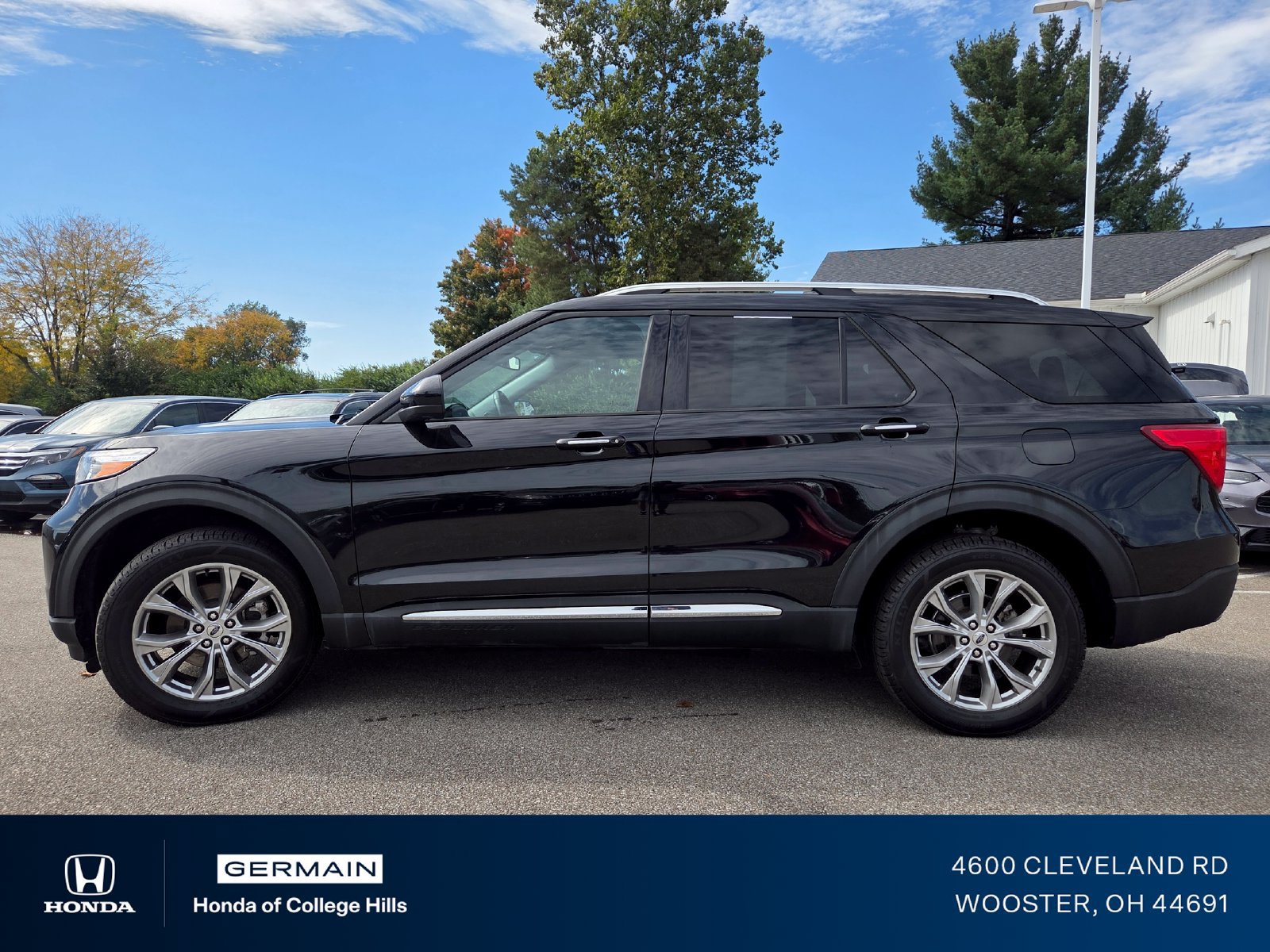 Used 2024 Ford Explorer Limited AWD/4WD image 16