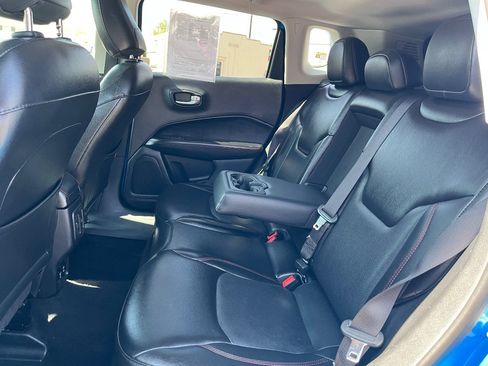 Used 2018 Jeep Compass Trailhawk w/ Leather Interior Group AWD/4WD image 30