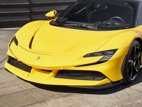 Used 2022 Ferrari SF90 Stradale image 5