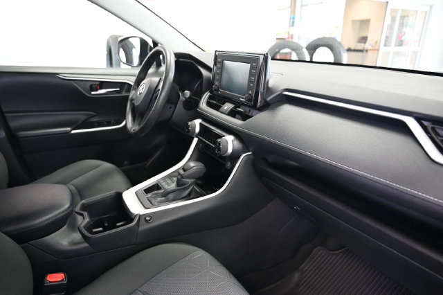 Used 2022 Toyota RAV4 XLE AWD/4WD image 14