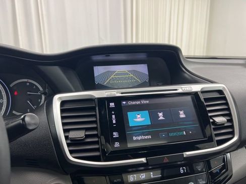 Used 2016 Honda Accord Touring image 9