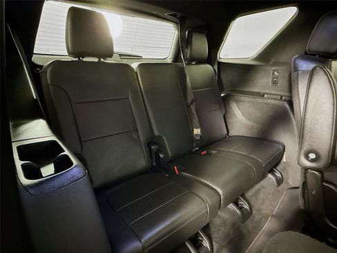 Used 2023 Chevrolet Traverse High Country image 29