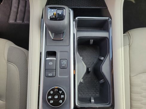 Used 2022 Nissan Pathfinder SV w/ SV Premium Package image 16