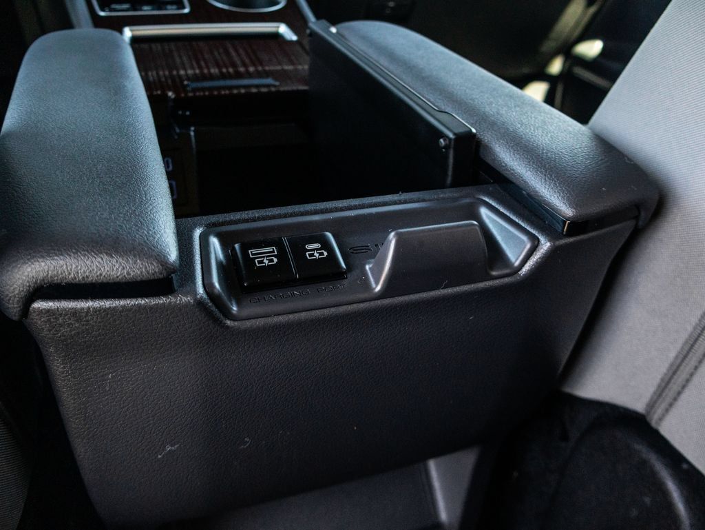 Used 2024 Toyota Sienna LE w/ LE Plus Package FWD image 20