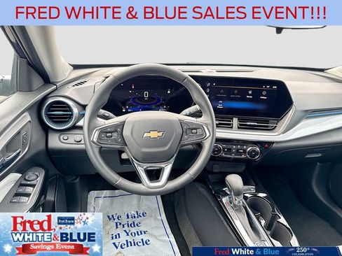 Used 2024 Chevrolet Trax LT w/ Driver Confidence Package FWD image 21