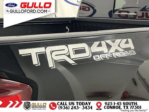 Used 2018 Toyota Tacoma TRD Off-Road w/ Technology Package AWD/4WD image 31