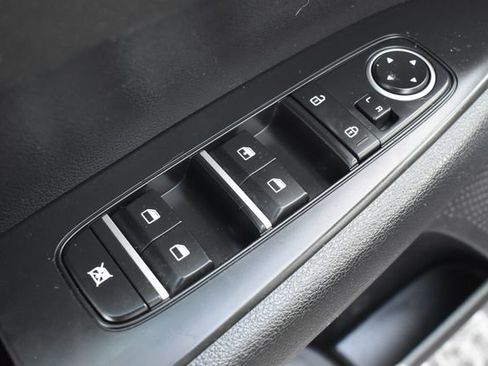 Certified 2022 Kia Forte LXS image 18