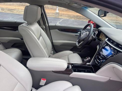 Used 2013 Cadillac XTS Platinum image 9
