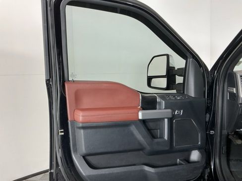 Used 2018 Ford F350 Platinum w/ Platinum Ultimate Package image 17