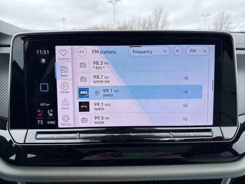 Used 2024 Volkswagen Atlas Cross Sport SEL Premium R-Line image 16