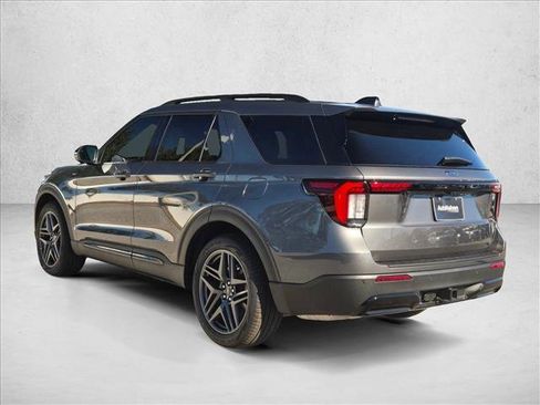 New 2026 Ford Explorer ST-Line w/ ST-Line Street Pack image 7