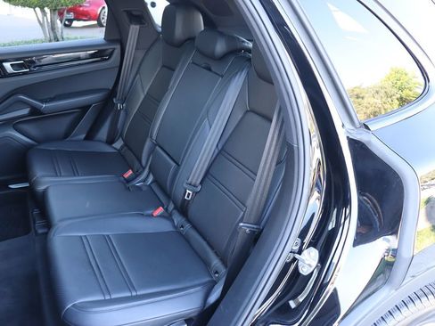 Used 2021 Porsche Cayenne image 45
