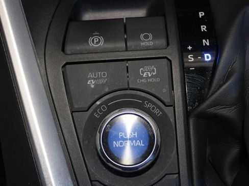 Used 2025 Toyota RAV4 XSE AWD/4WD image 33