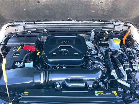 Used 2024 Jeep Wrangler Unlimited image 30