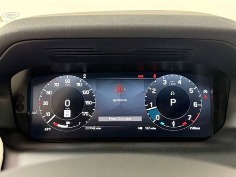 Used 2025 Land Rover Discovery Sport S image 22