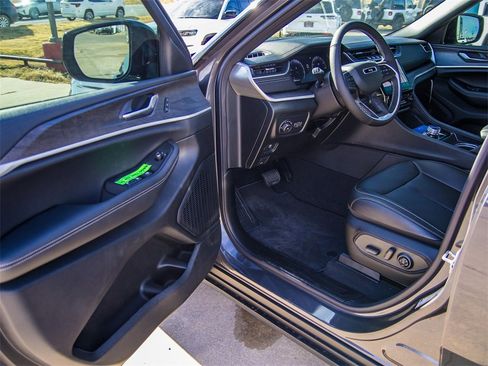 New 2025 Jeep Grand Cherokee Limited image 25