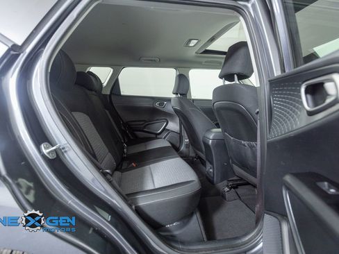 Used 2021 Kia Soul EX FWD image 33