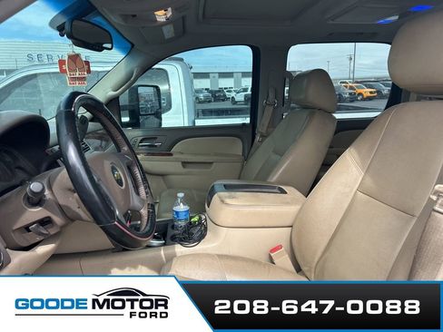 Used 2013 Chevrolet Silverado 2500 LTZ w/ LTZ Plus Package image 3