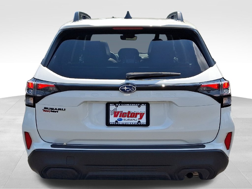 Used 2025 Subaru Forester Premium AWD/4WD image 5