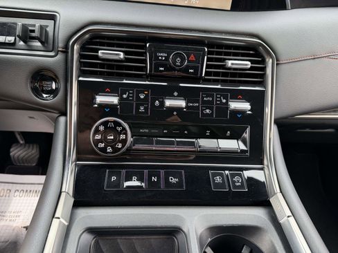 Used 2025 Nissan Armada PRO-4X AWD/4WD image 24