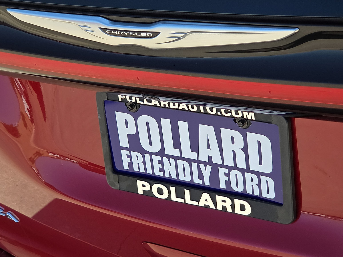 Used 2024 Chrysler Pacifica Touring-L FWD image 15