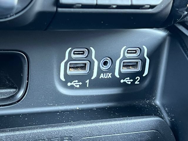 Used 2024 RAM 3500 Limited AWD/4WD image 38