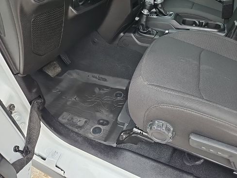 Used 2023 Jeep Wrangler Unlimited image 40