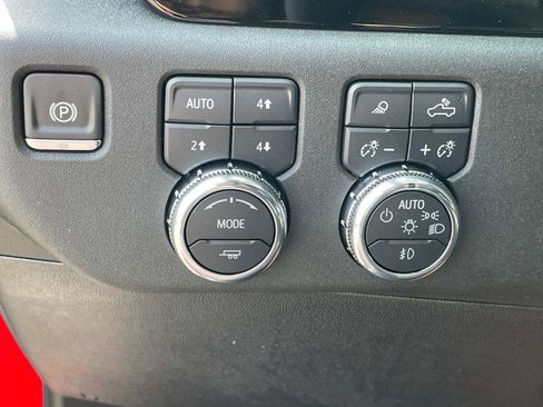 New 2025 GMC Sierra 2500 SLE w/ SLE Value Package; image 18