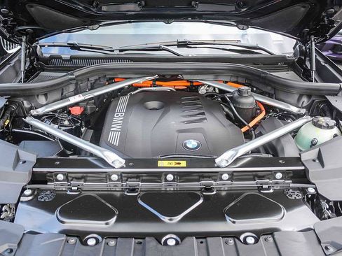 New 2026 BMW X5 xDrive50e w/ M Sport Package image 32