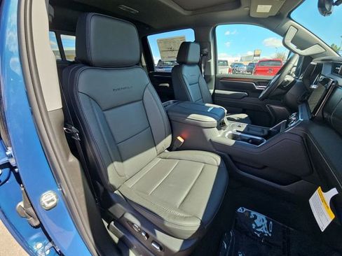New 2026 GMC Sierra 2500 Denali w/ Denali Reserve Package AWD/4WD image 17