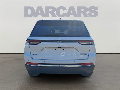 Used 2022 Jeep Grand Cherokee Limited AWD/4WD image 5