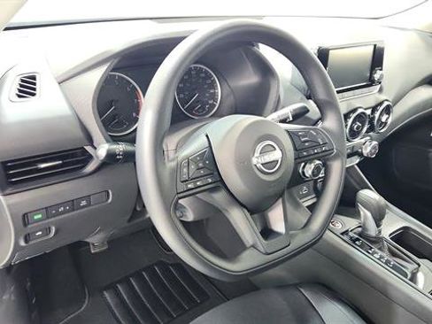 Used 2025 Nissan Sentra S FWD image 10